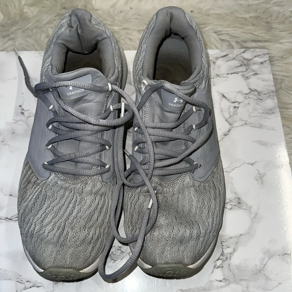 Under Armour Vantage Light Gray Athletic men’s Sneakers size 10